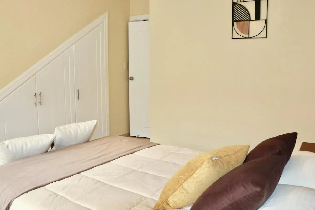 Apartment In Κουένκα 0*,
